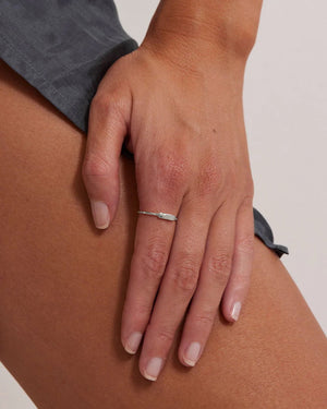 Kirstin Ash Rings Engravable Petite Bar Ring