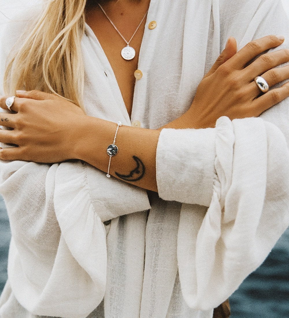 Kirstin Ash tidal pearl bracelet silver front