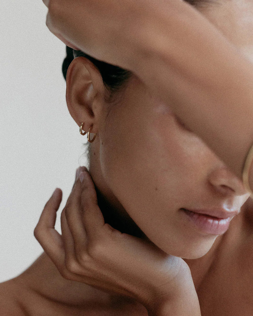 Kirstin Ash Earrings Gold Kirstin Ash Contour Hoops Earrings