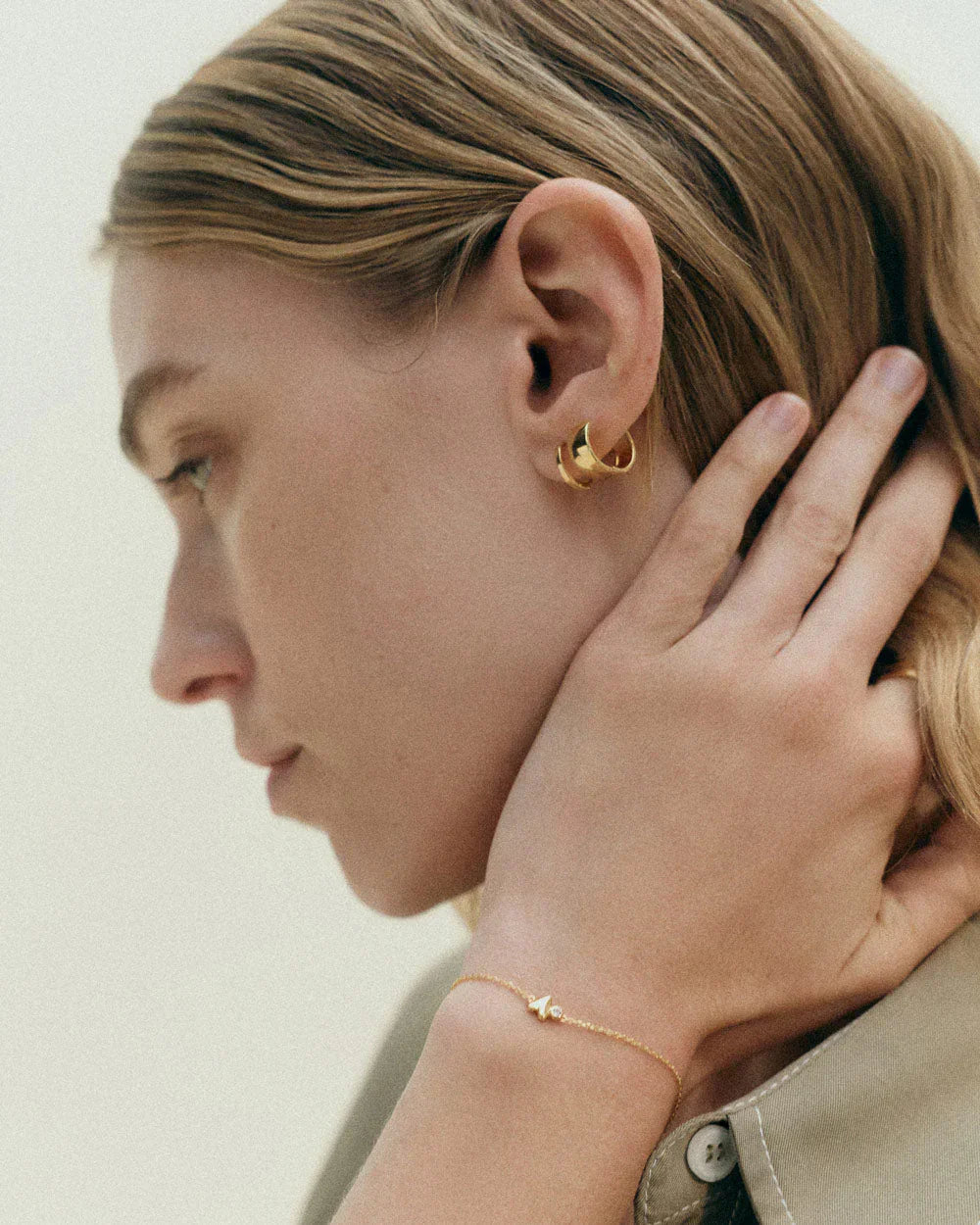 Kirstin Ash Earrings Gold Kirstin Ash Contour Huggies