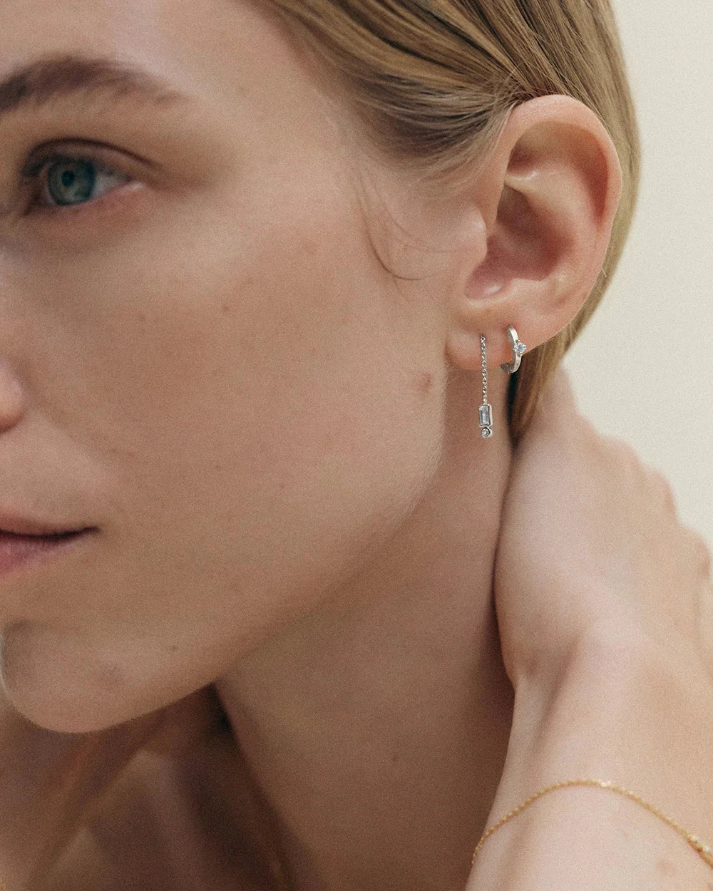 Kirstin Ash Earrings Gold Kirstin Ash Lumen Huggies