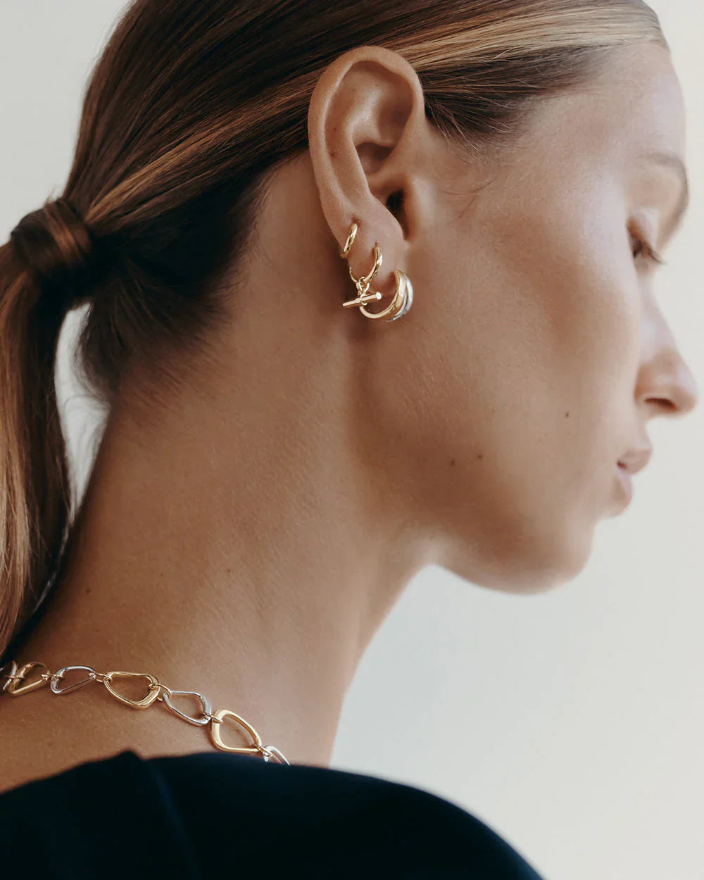 Kirstin Ash Earrings Kirstin Ash Rhythm T-Bar Hoops (18K Gold Plated & Silver)