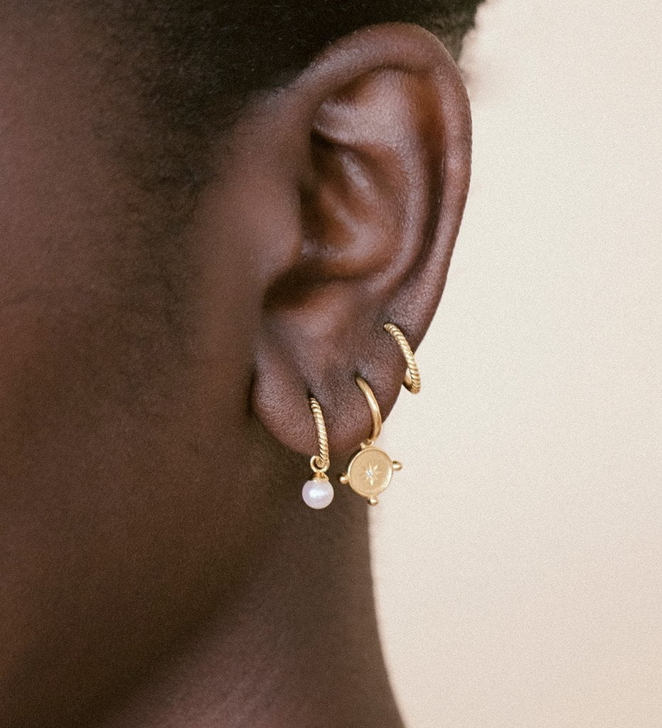 Kirstin Ash Earrings Yellow Gold Kirstin Ash Tiny pearl hoops