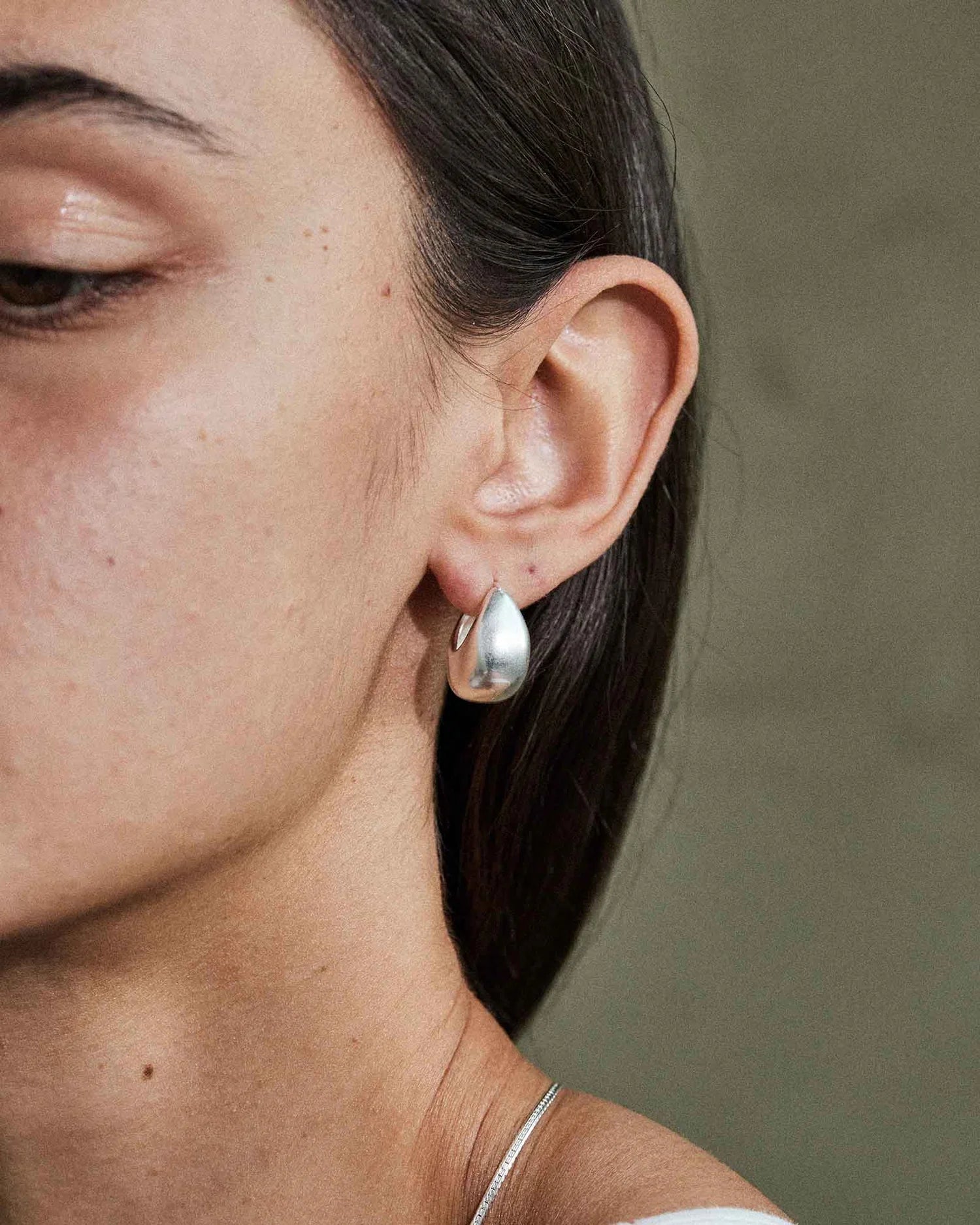 Kirstin Ash Earrings Silver Kirstin Ash Tresor Medium Earrings