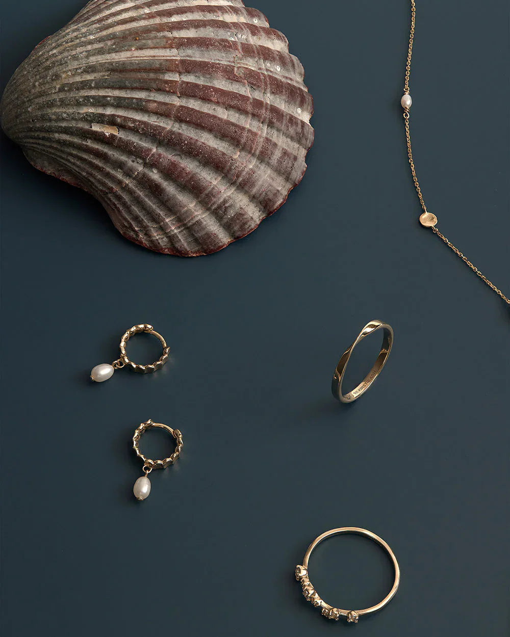 Kirstin Ash Earrings Kirstin Ash Vacation Fine Hoops (9K Gold)