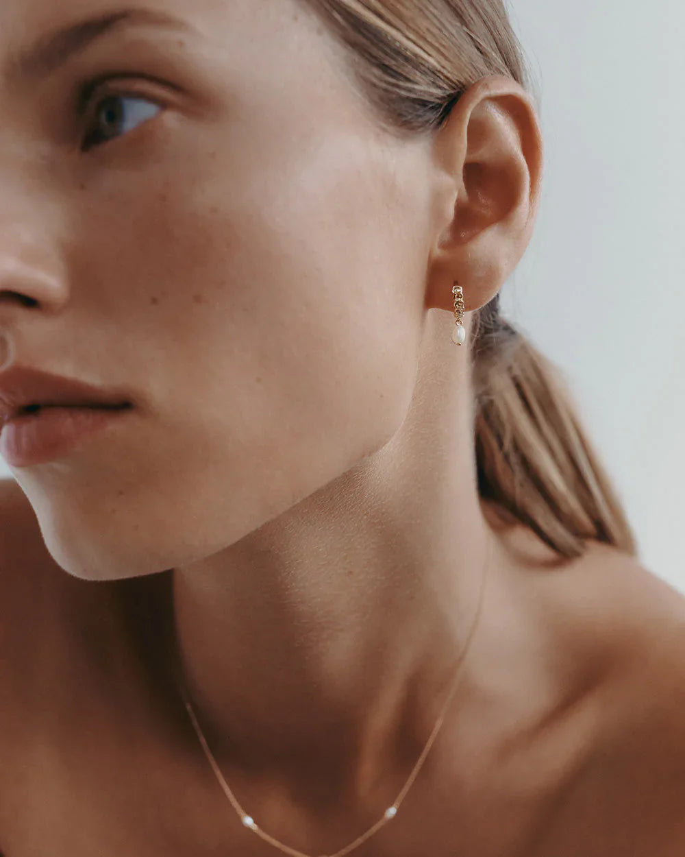 kirstin-ash-earrings-kirstin-ash-vacation-fine-hoops-9k-gold-1241422054