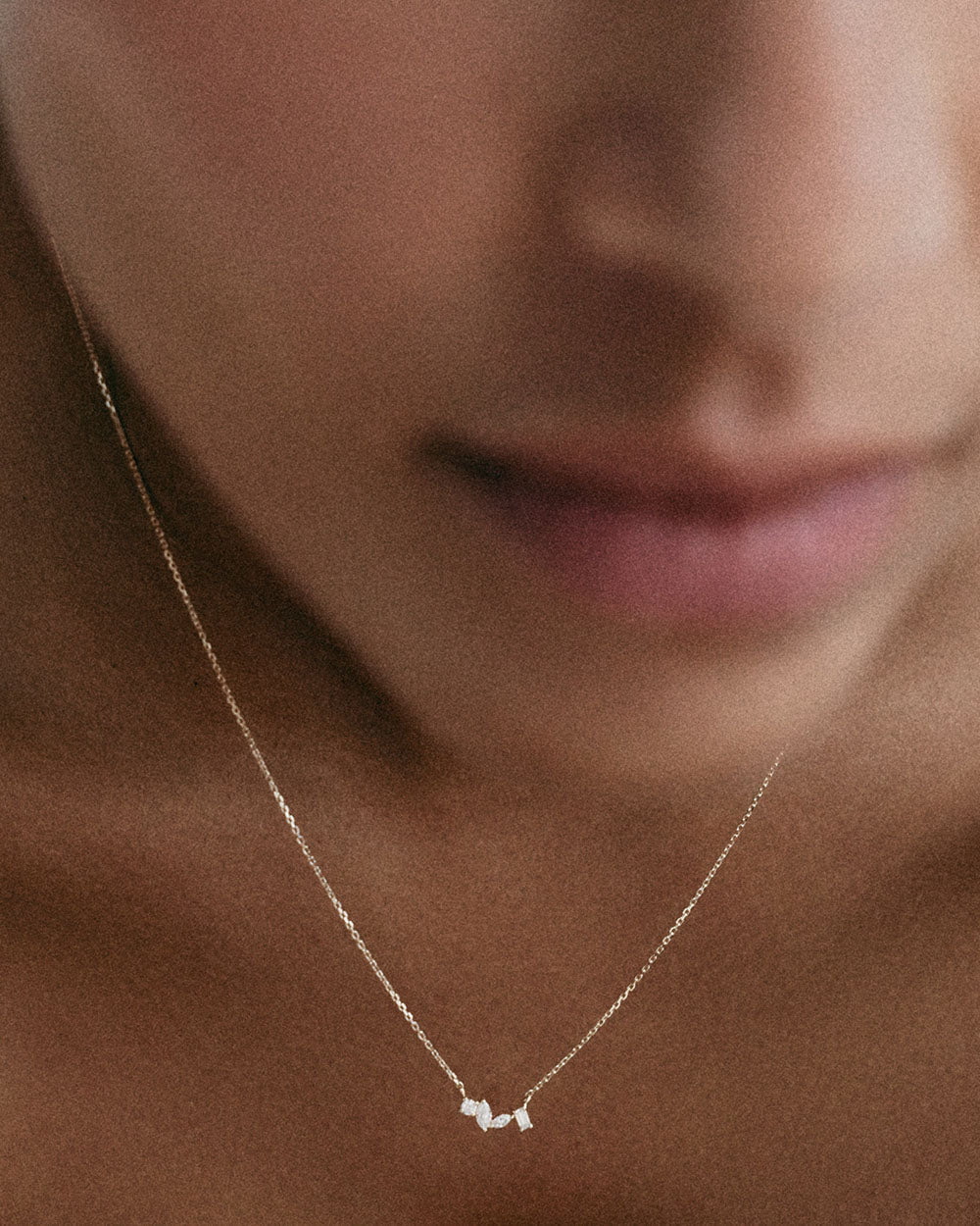kirstin-ash-necklaces-kirstin-ash-vela-necklace-9k-gold-1238963303