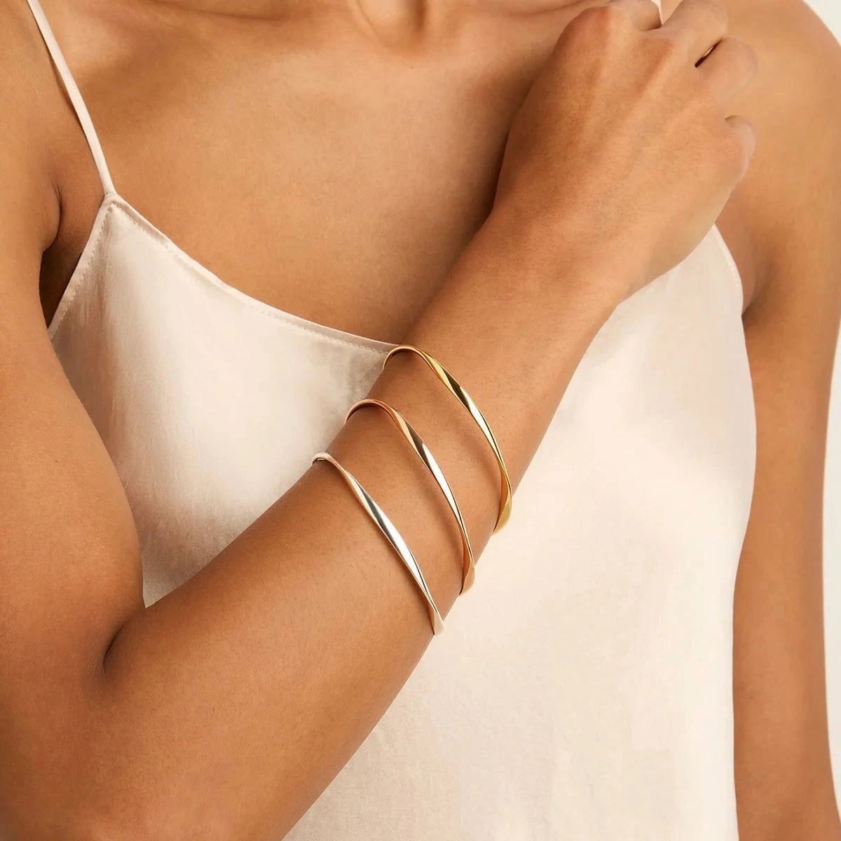 Najo Bracelets Yellow Gold / 62mm / Gold Najo Garden of Eden Bangle