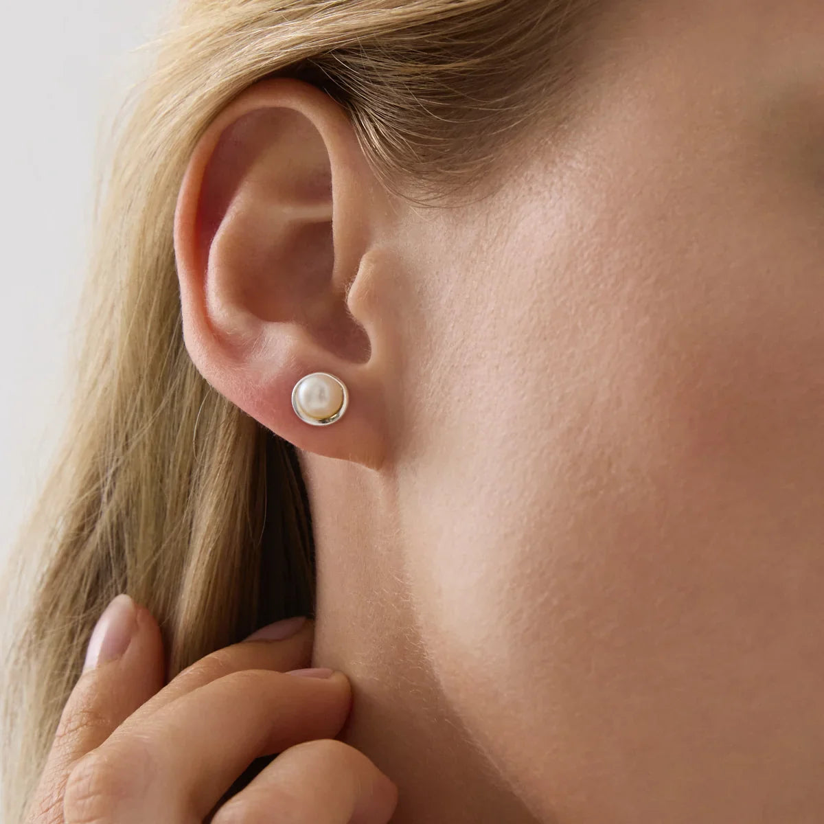 Najo Earrings Najo Moonbeam Pearl Stud Earrings