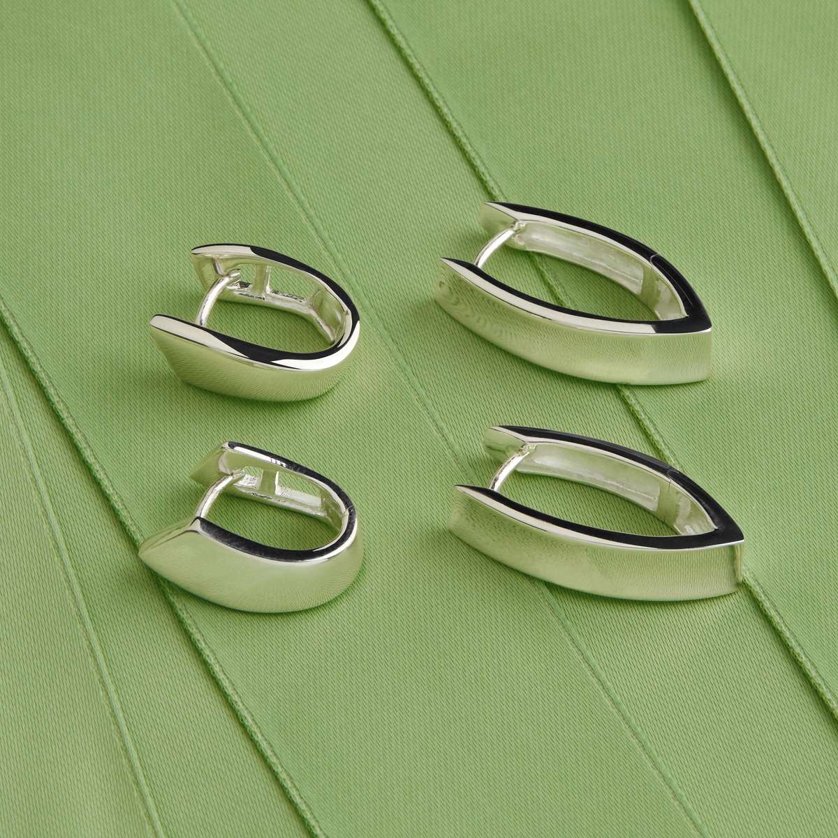 Najo Earrings Najo Swan Huggie