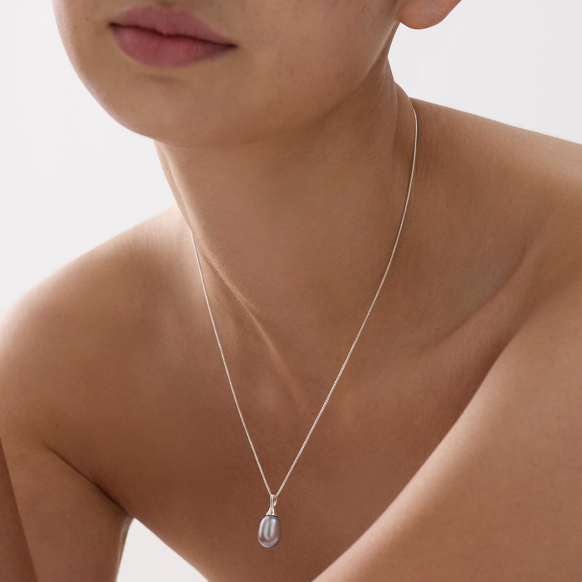 najo-necklaces-najo-isla-grey-pearl-necklace-1238495190