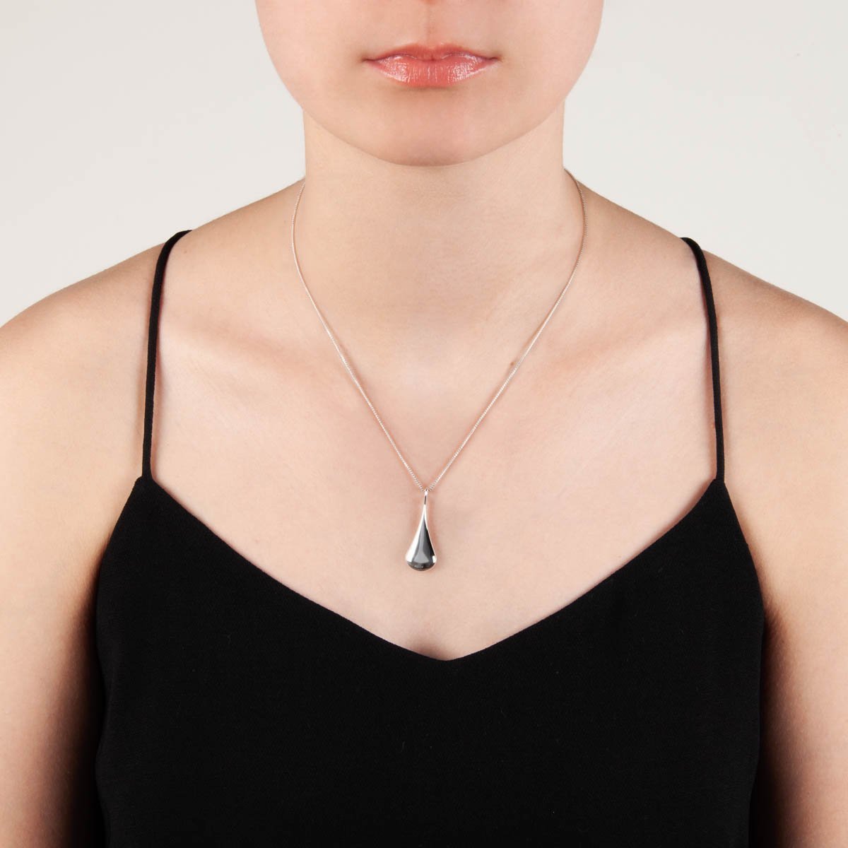 Najo Necklaces Weeping Widow Necklace